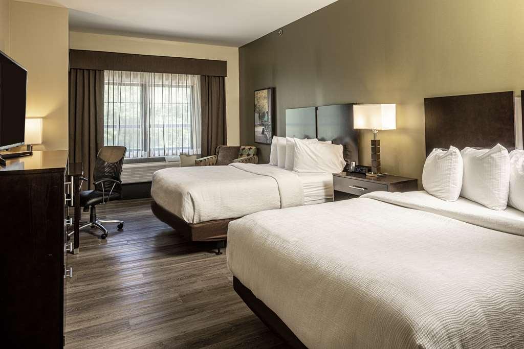Best Western Plus Franciscan Square Inn & Suites Steubenville Room photo