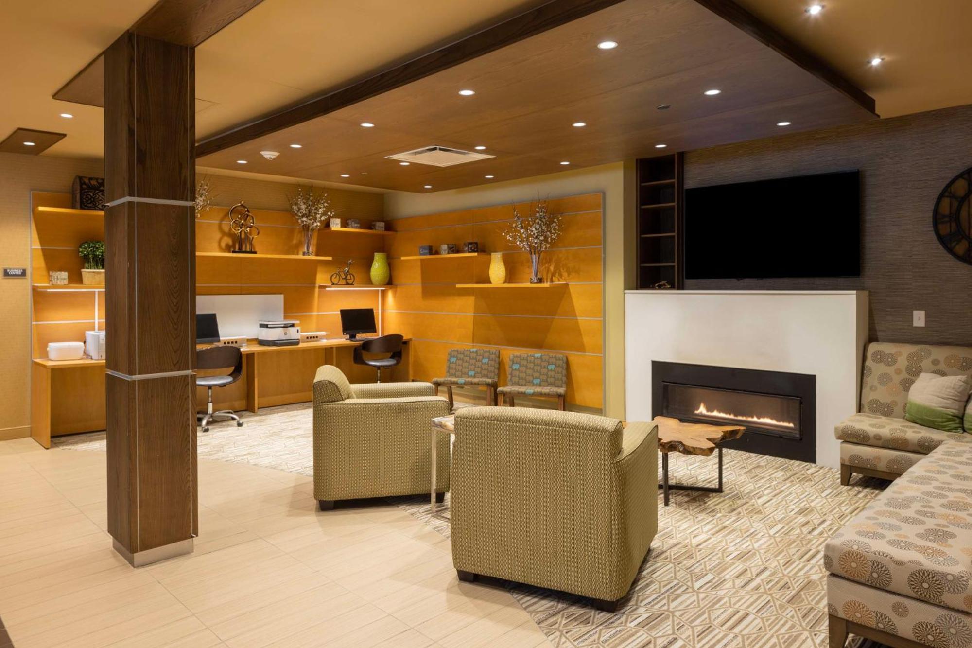 Best Western Plus Franciscan Square Inn & Suites Steubenville Exterior photo