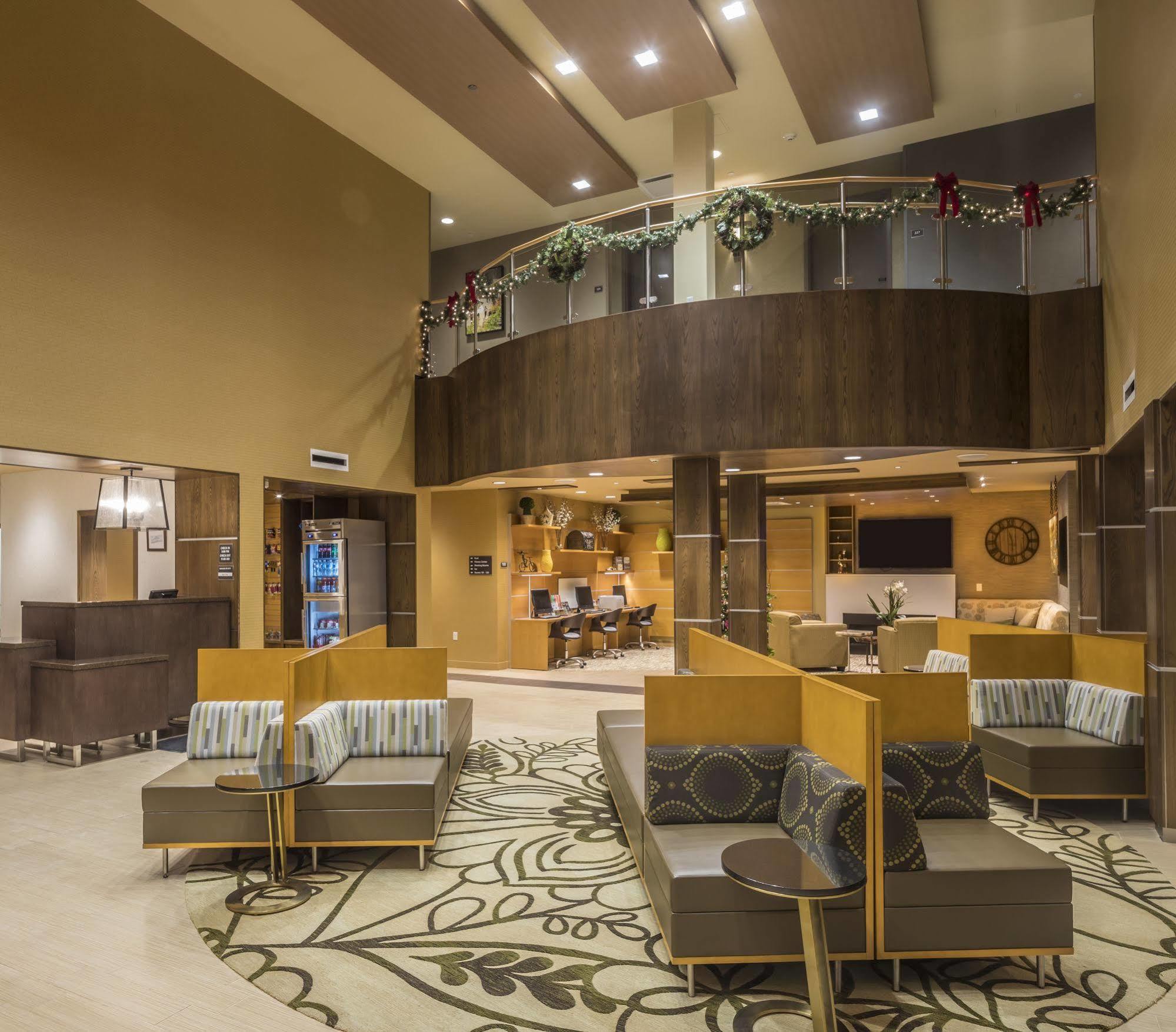 Best Western Plus Franciscan Square Inn & Suites Steubenville Exterior photo
