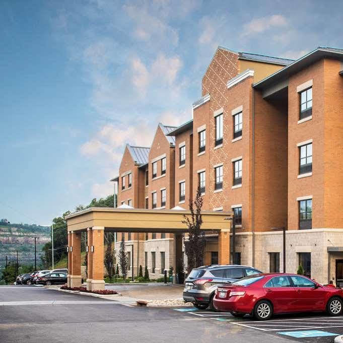 Best Western Plus Franciscan Square Inn & Suites Steubenville Exterior photo